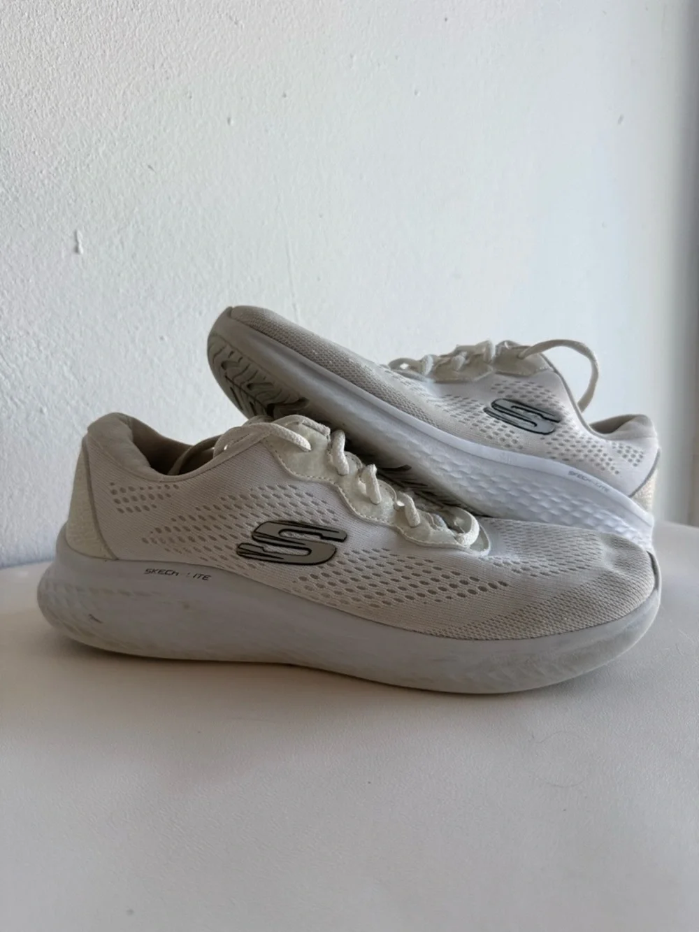 Skechers Skech-Lite White Mesh Running Sneakers‎ Women Size 8.5 Athletic